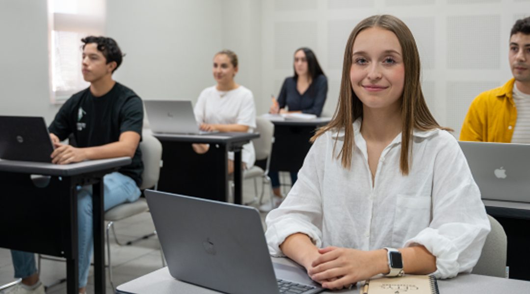 Más Allá de la Matrícula: Cómo los Fondos de Becas Enriquecen la Experiencia de Aprendizaje