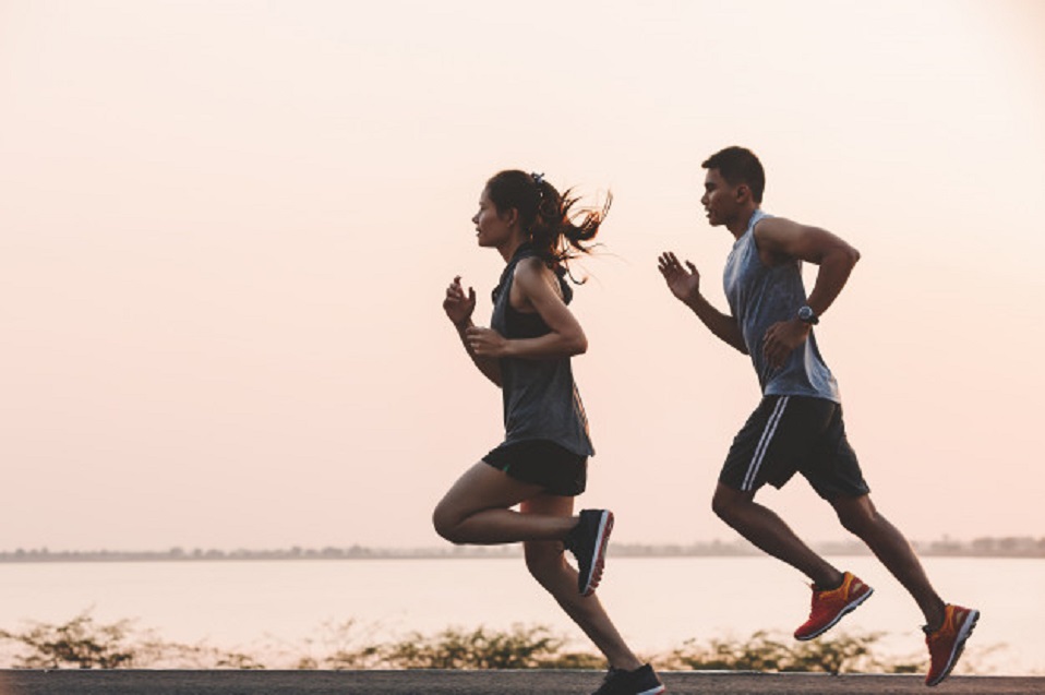 Diferencias entre actividad física y deporte y sus beneficios - CETYS  Deportes