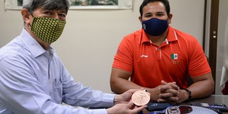 Luis ‘Abuelo’ Álvarez is warmly welcomed home at CETYS University