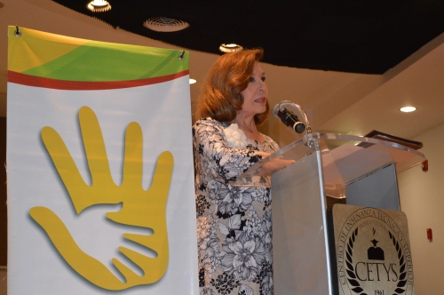Firman mujeres alianza contra la violencia
