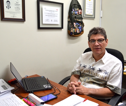 Escuela de Administración tiene nuevo director