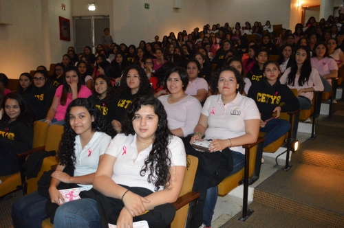 Concientizan sobre cáncer de mama