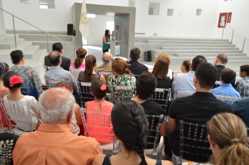 Entregan Beca Almaraz a Larissa Soley