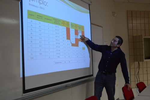 Presentan proyectos de aplicación