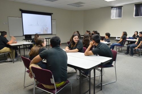Jóvenes exploran su vocación