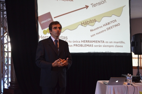 Comparte estrategias sobre efectividad empresarial