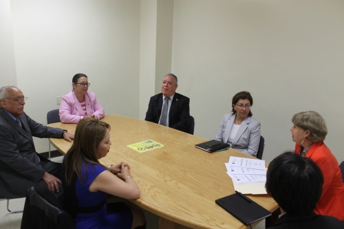 Buscan acreditaciones en Administración