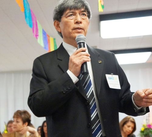 Necesario profesionistas con visión global