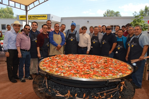 Monumental paella para maestros