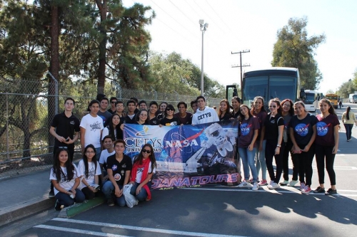 Visitan la NASA