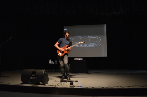 Guitarristas atienden Máster Class