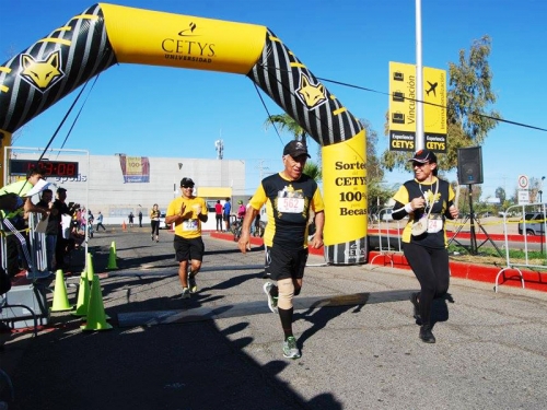 73 egresados en Medio Maratón CETYS