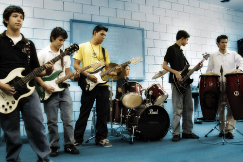 Presentan música y danza