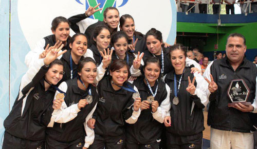 Ganan medalla de plata en básquetbol