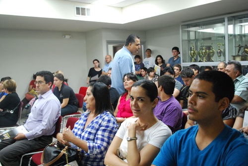 Presentan a papás, Becas Deportivas