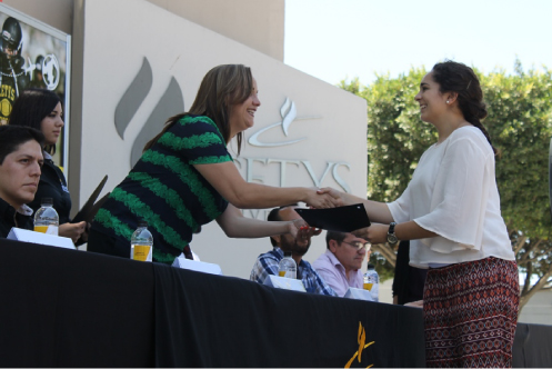 Entregan 17 millones en Becas
