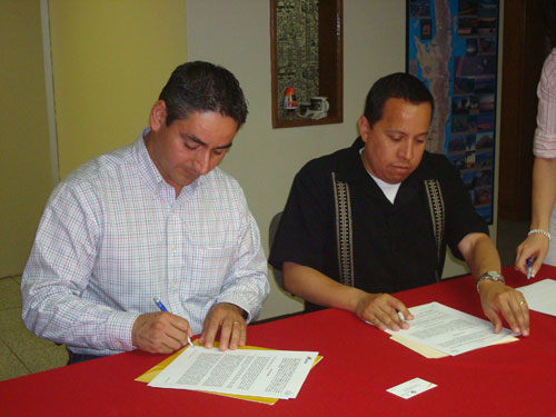 CETYS y CEMEX firman convenio