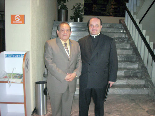 Rector ofrece Conferencia en congreso CASE