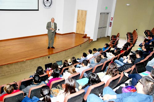 Cátedra sobre Liderazgo Persuasivo
