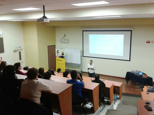 Exponen sobre sexualidad y familia