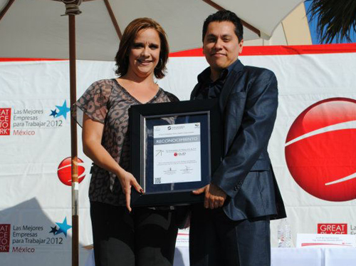 Reconocen a DJ Orthopedics