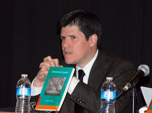 Dr. Jorge Ortega presenta poemario