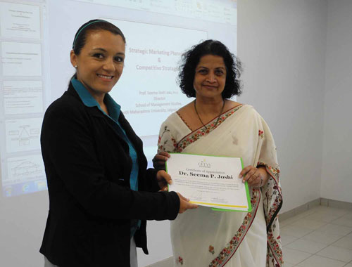 CETYS materializa convenio con India