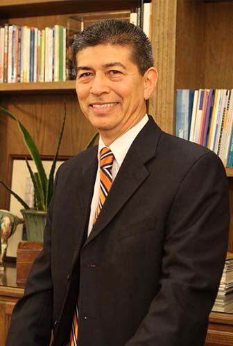 Participa Rector en panel internacional