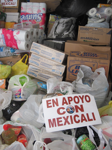 Entregan Ayuda a Damnificados