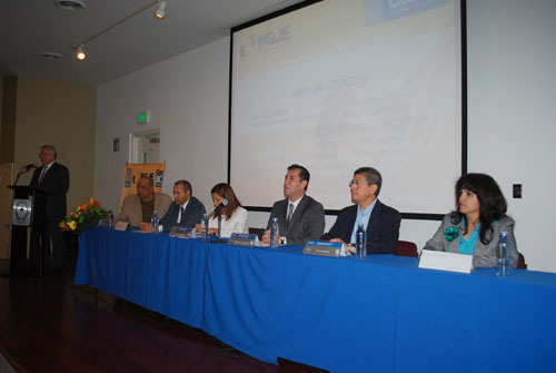 Ofrecen foro Corte de Drogas