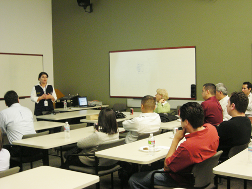 Visitan Alumnos de Posgrado Plantronics