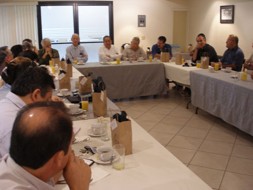 Rector dicta conferencia en IESB de Brasilia