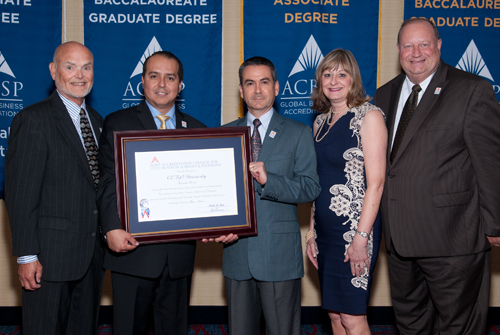 Reciben acreditación internacional de ACBSP