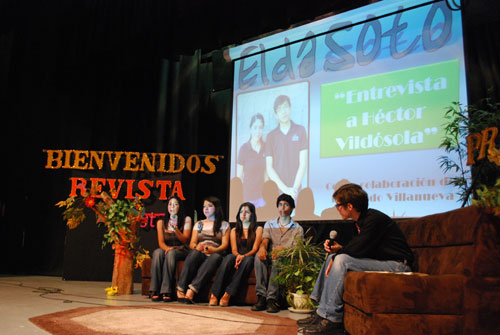 Presentan Revistas en Prepa