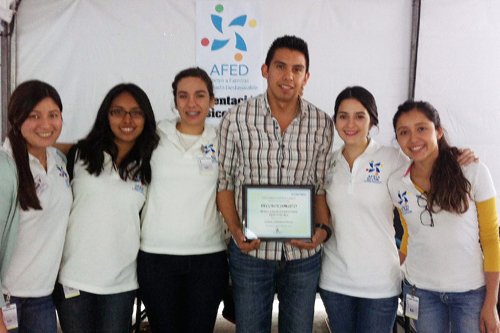 Egresados y alumnos participan en fundación