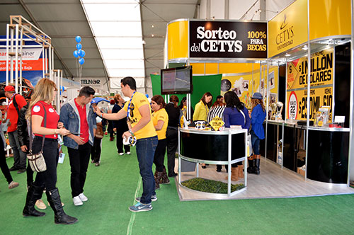 Exponen oferta educativa en AgroBaja 2015