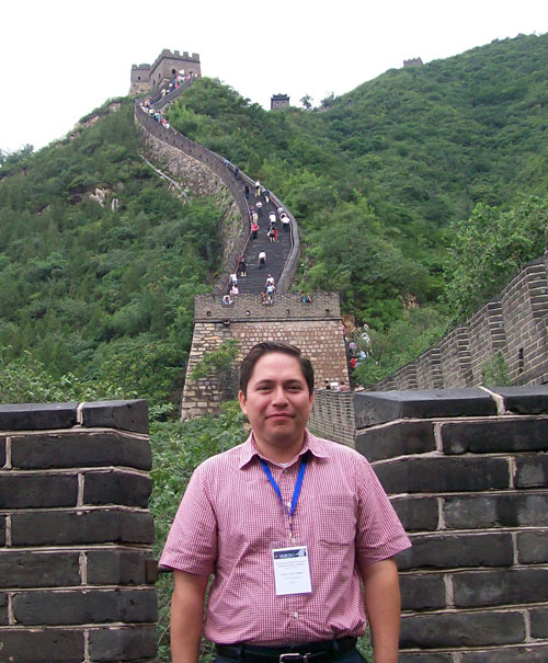 Presenta investigación en China