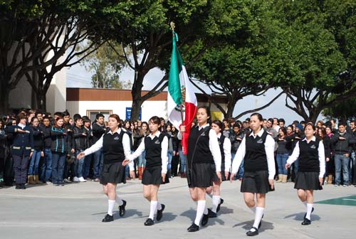 Celebran Día de la Bandera