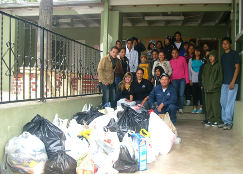 Entregan alimentos y juguetes a Casa Hogar Estado 29
