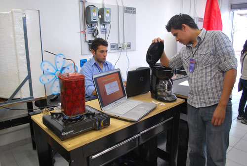 Entregan 17 millones en Becas