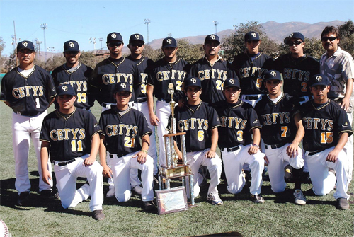 Premian a Equipo de Beisbol en Liga Amateur