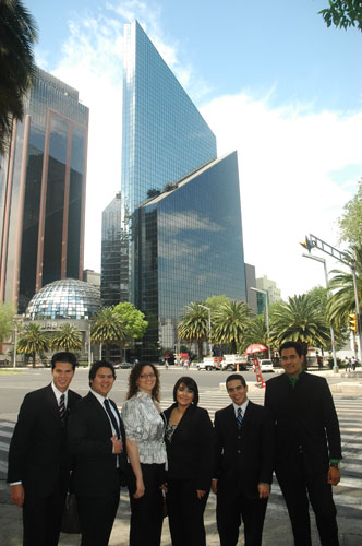Los Reciben en la Bolsa Mexicana de Valores
