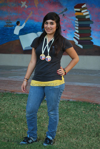 Logra Dos Medallas de Oro