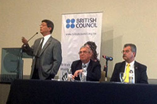 Participa en panel del British Council