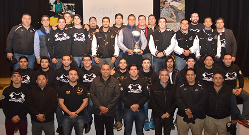 Reciben camisetas de campeones
