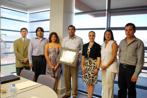 Firman Convenio de la Beca Carlos Rubio Ortiz