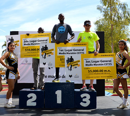 Más de 600 atletas en Carrera Zorros 2015