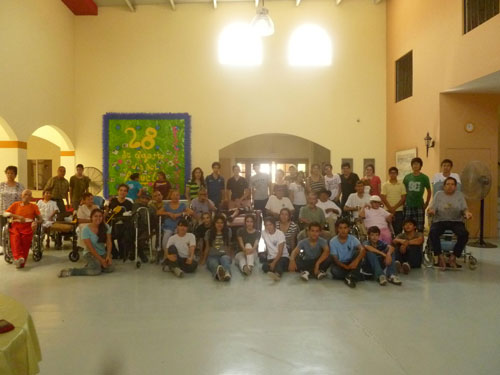 Alumnos conviven con abuelos