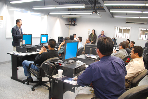 Imparten Taller de Estímulos a la Innovación