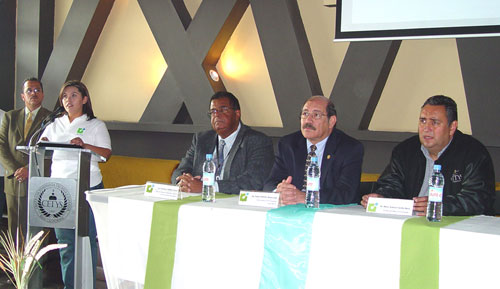 Líderes abordan grandes retos